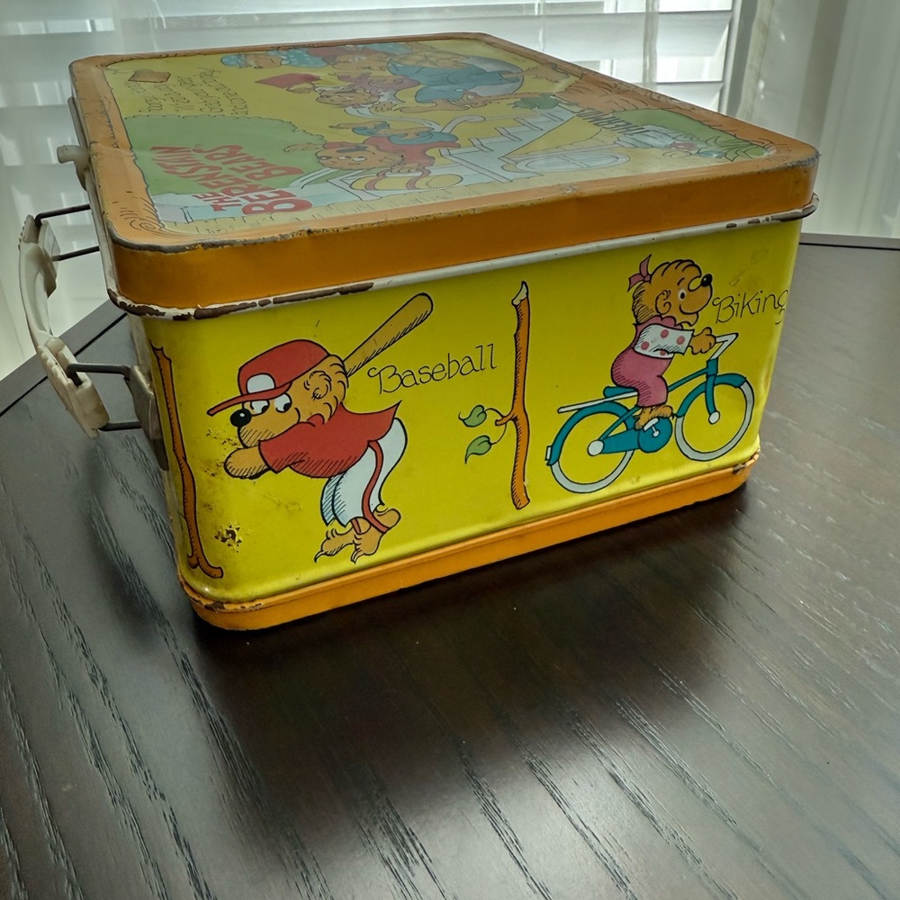 Yellow Lunchbox - Picture 3 of 4